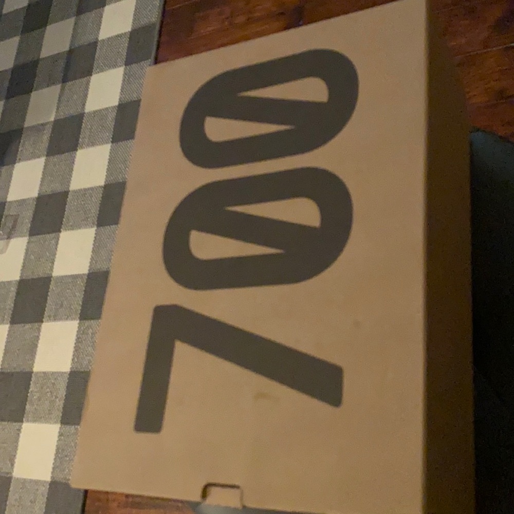 Yeezy new in box